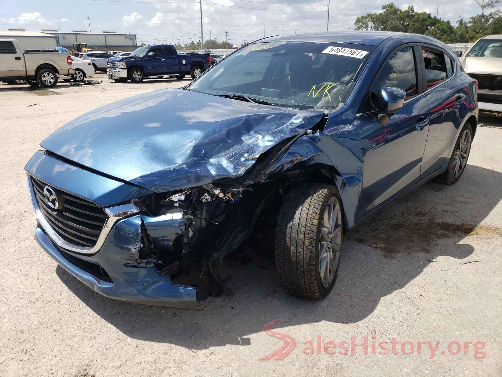 3MZBN1L30JM261971 2018 MAZDA 3