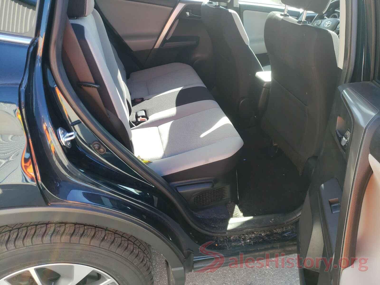 JTMRJREV8JD256278 2018 TOYOTA RAV4