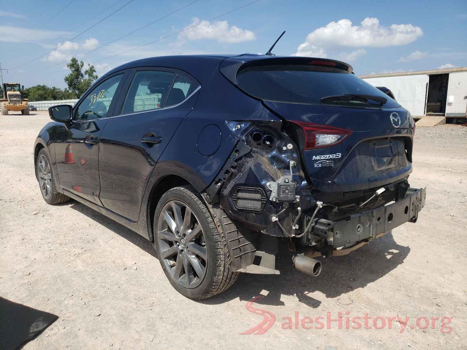 3MZBN1L33JM261592 2018 MAZDA 3