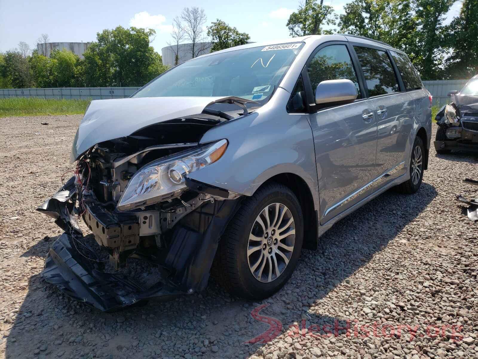 5TDYZ3DC2JS958747 2018 TOYOTA SIENNA