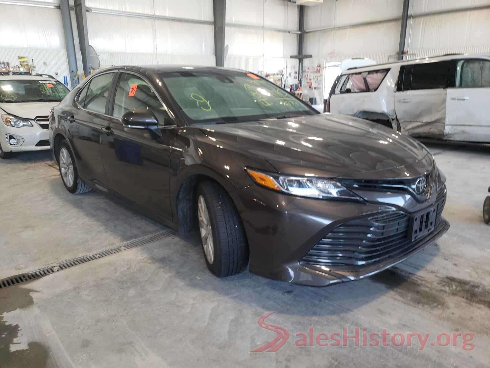 JTNB11HK9J3032779 2018 TOYOTA CAMRY