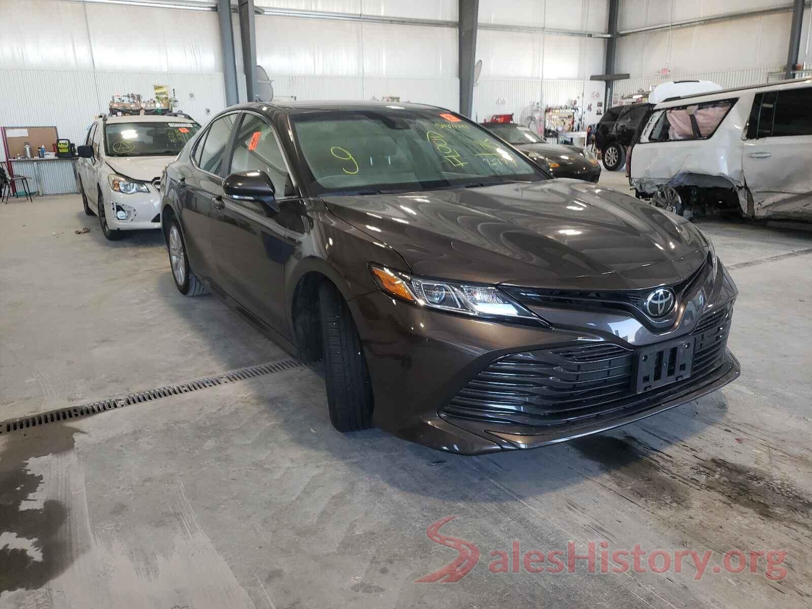 JTNB11HK9J3032779 2018 TOYOTA CAMRY