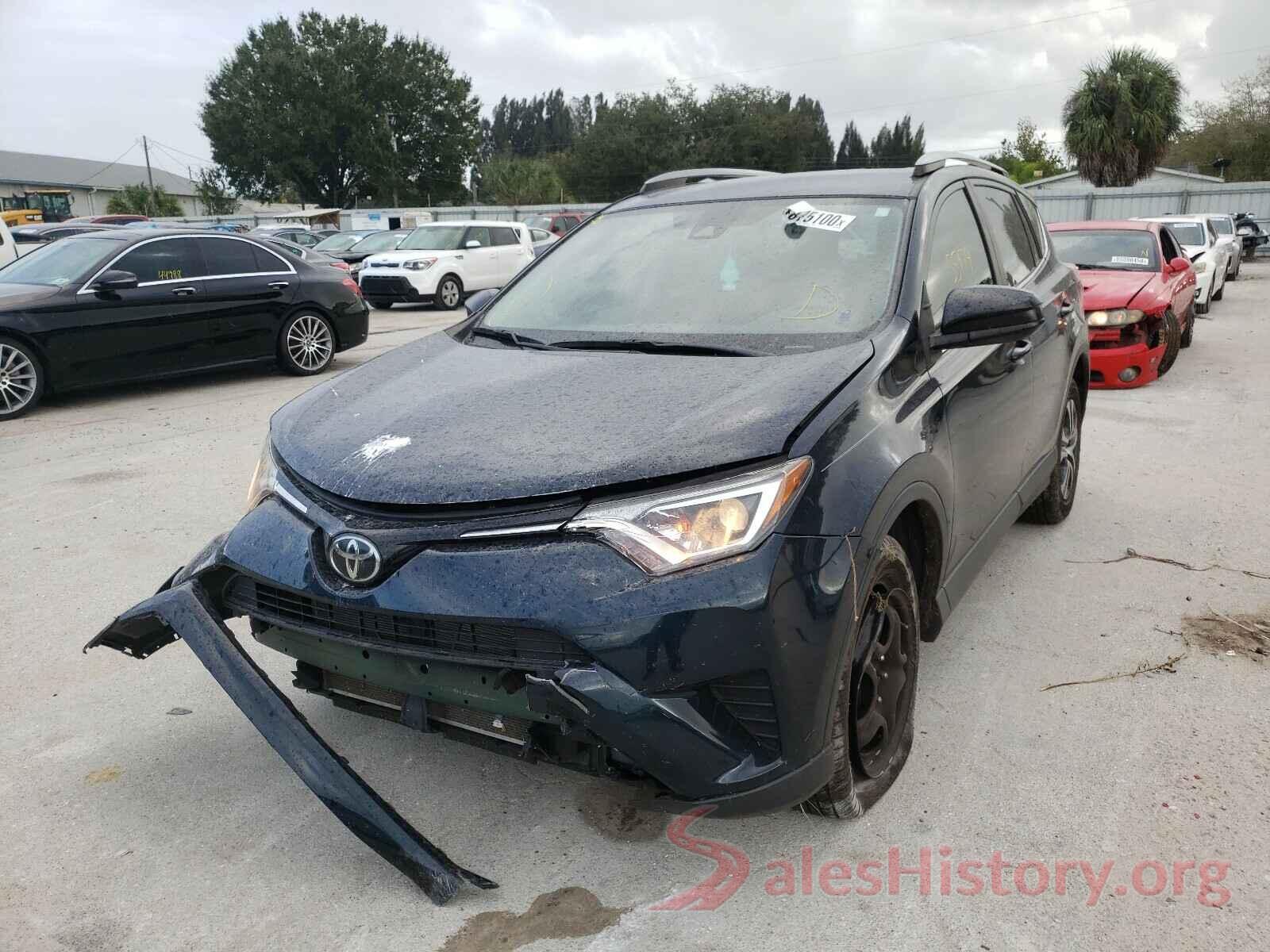 JTMZFREV8HJ117958 2017 TOYOTA RAV4