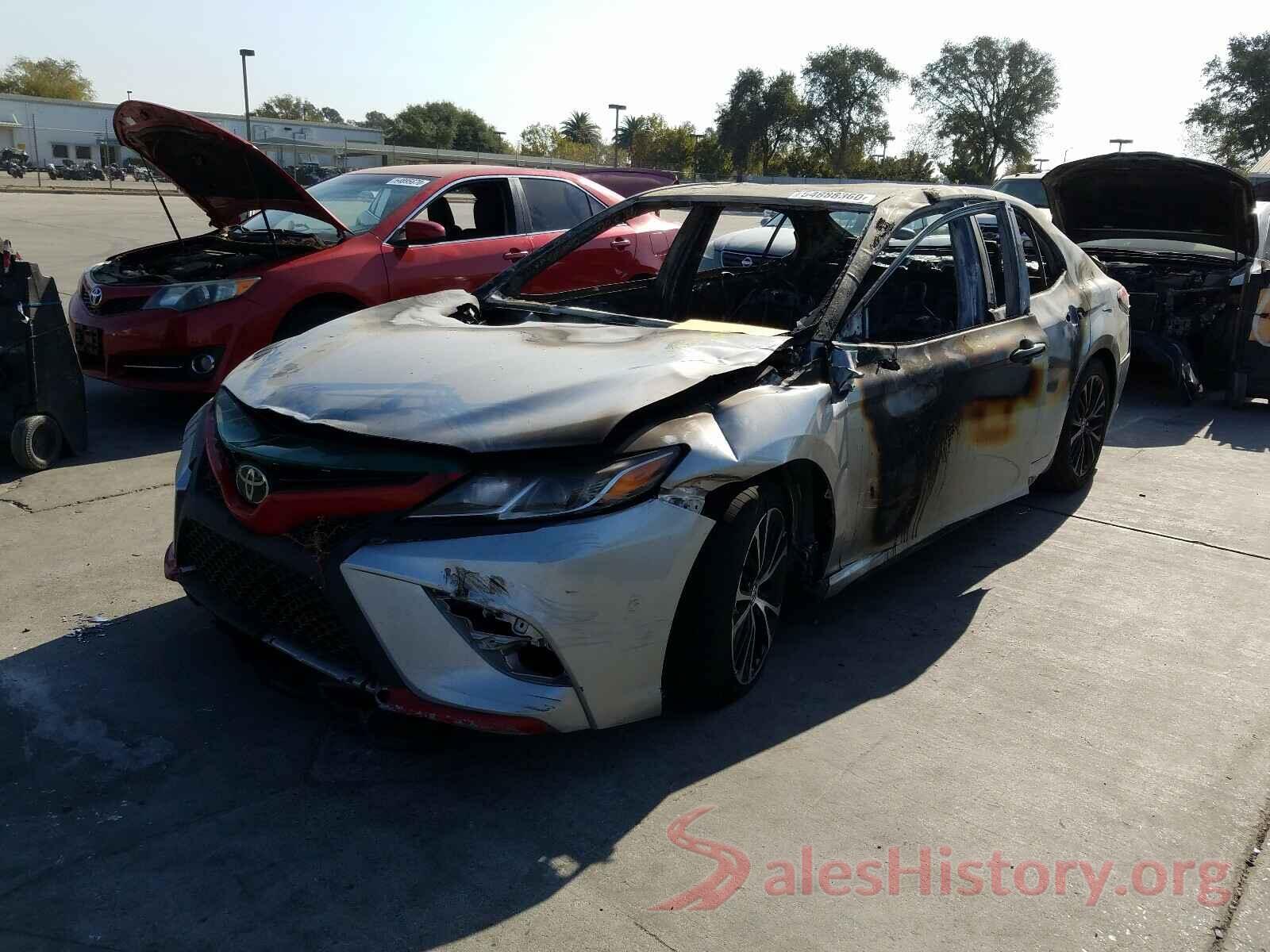 4T1B11HK6JU659014 2018 TOYOTA CAMRY