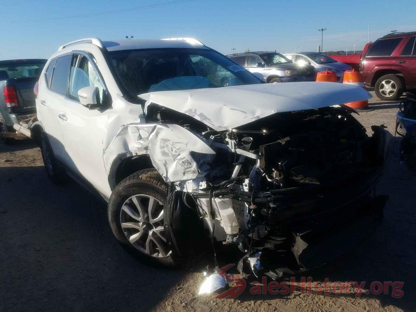 KNMAT2MT8JP589657 2018 NISSAN ROGUE