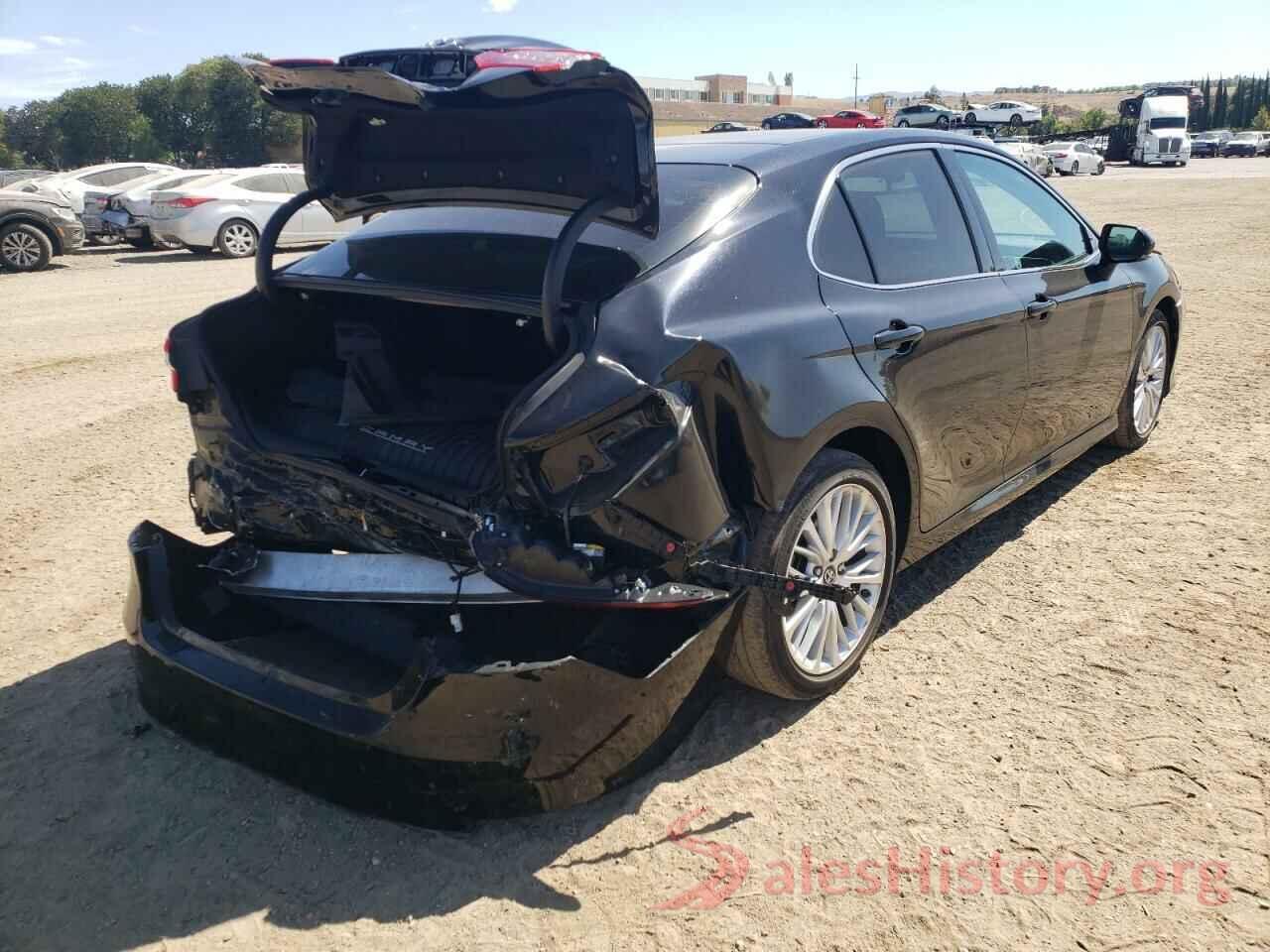 4T1B11HK4JU528311 2018 TOYOTA CAMRY