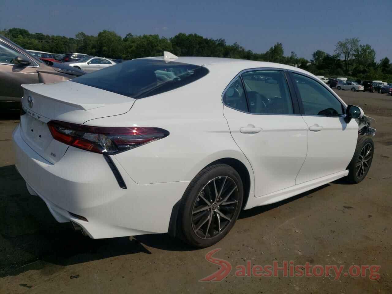 4T1G11AK3NU705503 2022 TOYOTA CAMRY