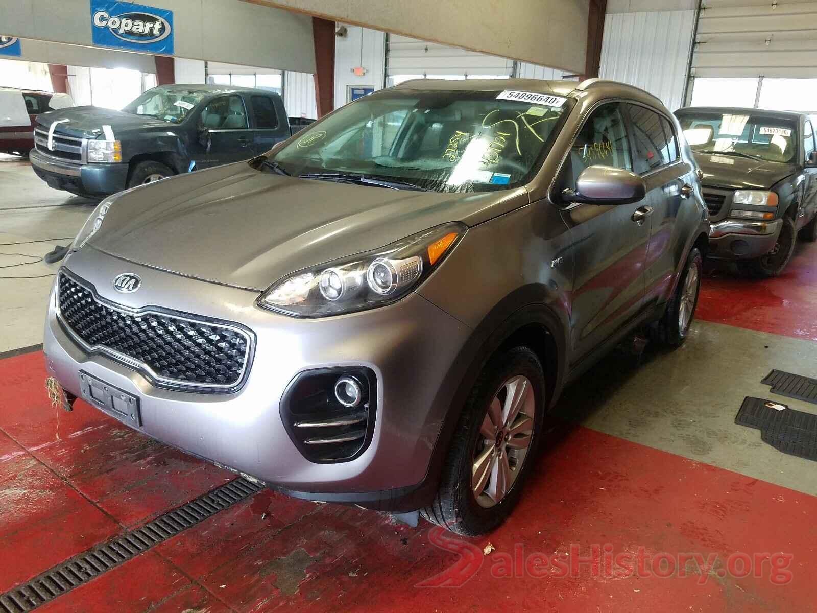 KNDPMCAC8J7437721 2018 KIA SPORTAGE