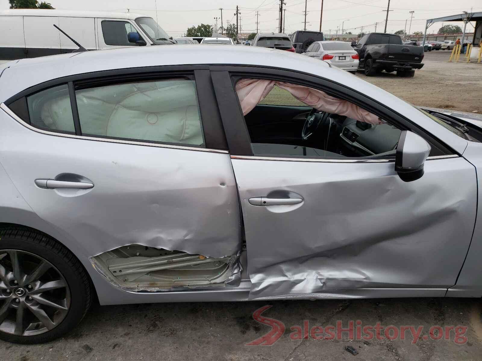 3MZBN1L36JM201483 2018 MAZDA 3