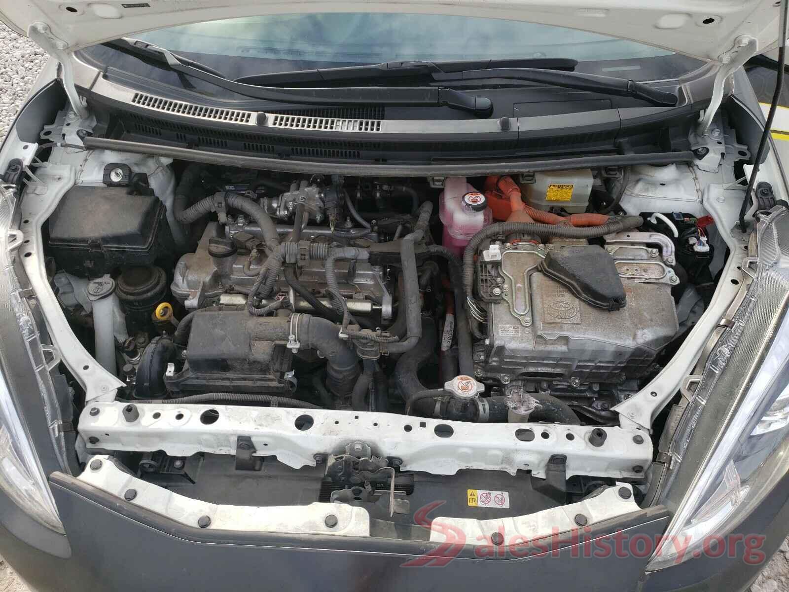 JTDKDTB3XJ1614216 2018 TOYOTA PRIUS