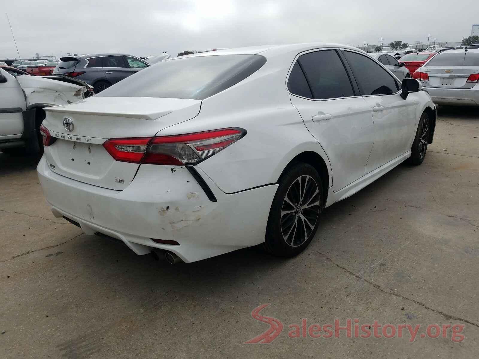 4T1B11HK7JU590205 2018 TOYOTA CAMRY