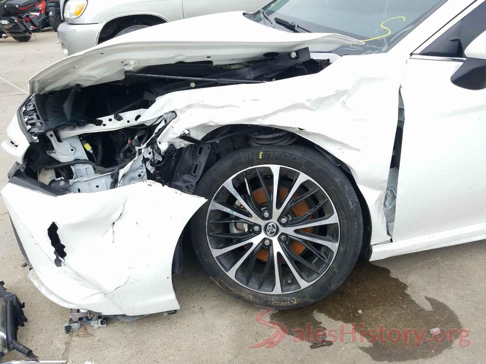 4T1B11HK7JU590205 2018 TOYOTA CAMRY