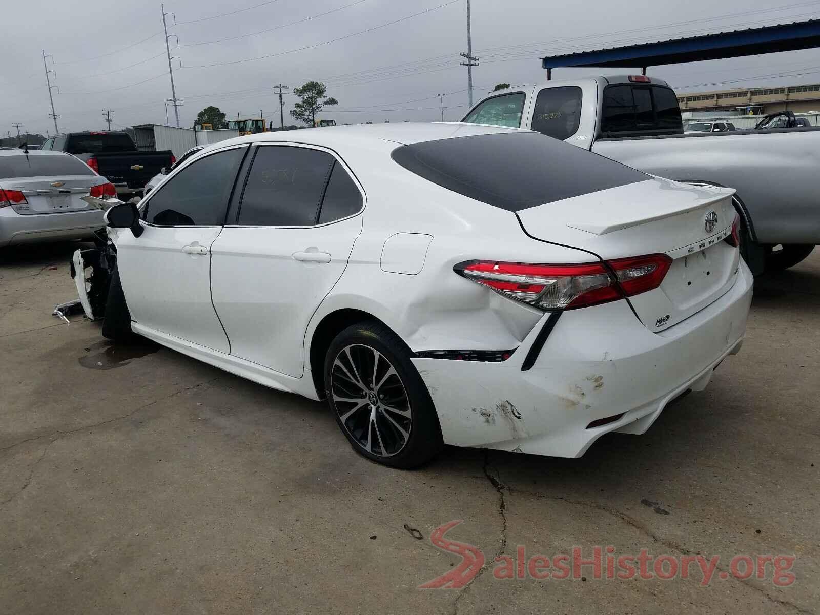 4T1B11HK7JU590205 2018 TOYOTA CAMRY