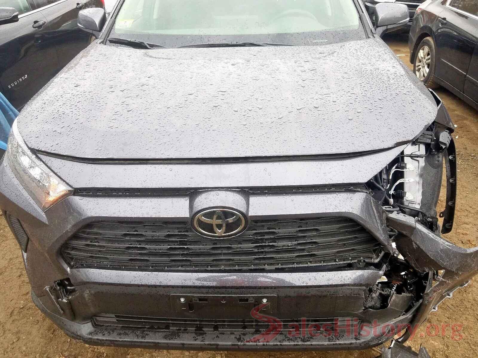 JTMG1RFVXKJ015086 2019 TOYOTA RAV4 LE