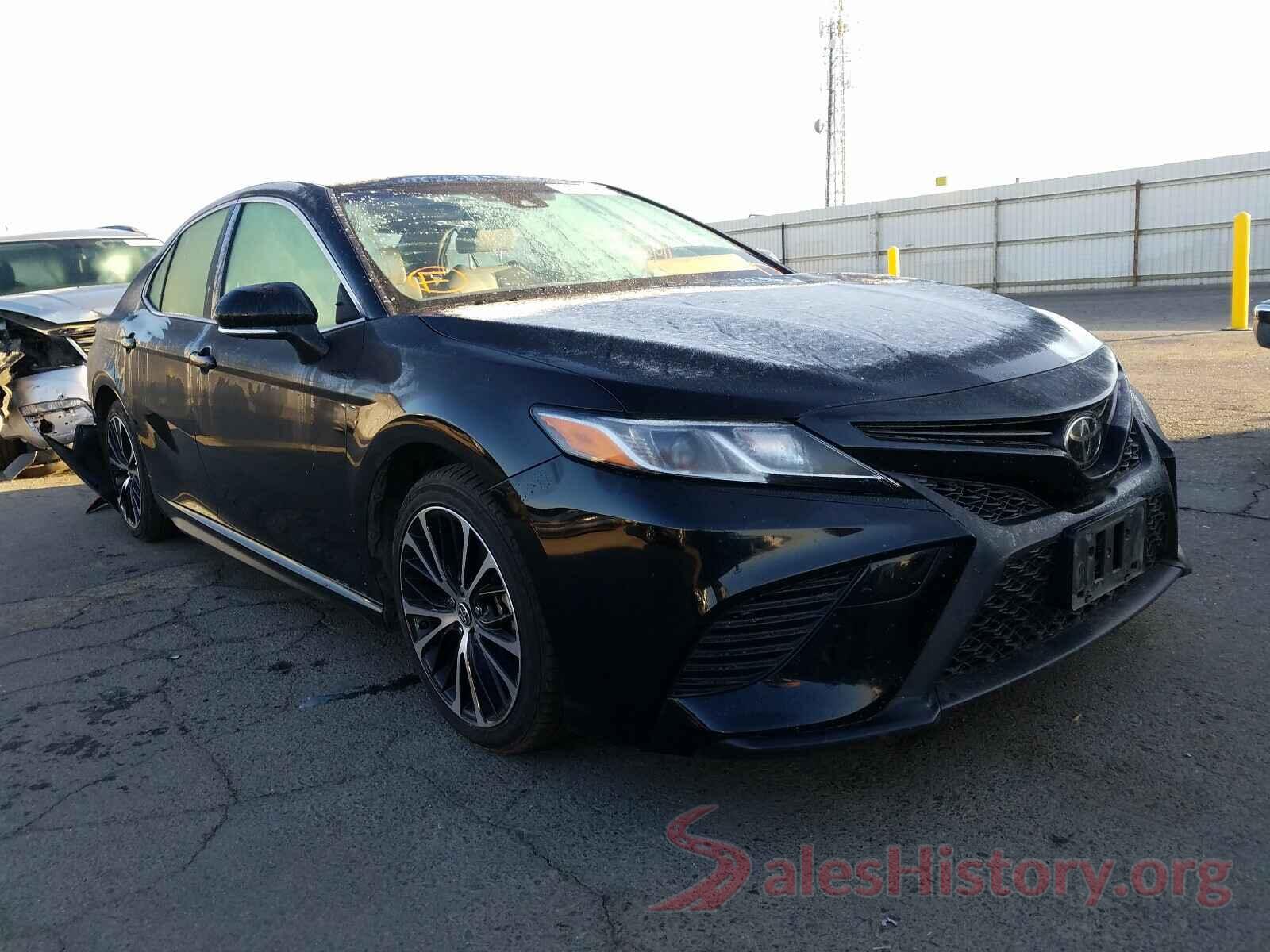 JTNB11HK5J3050373 2018 TOYOTA CAMRY