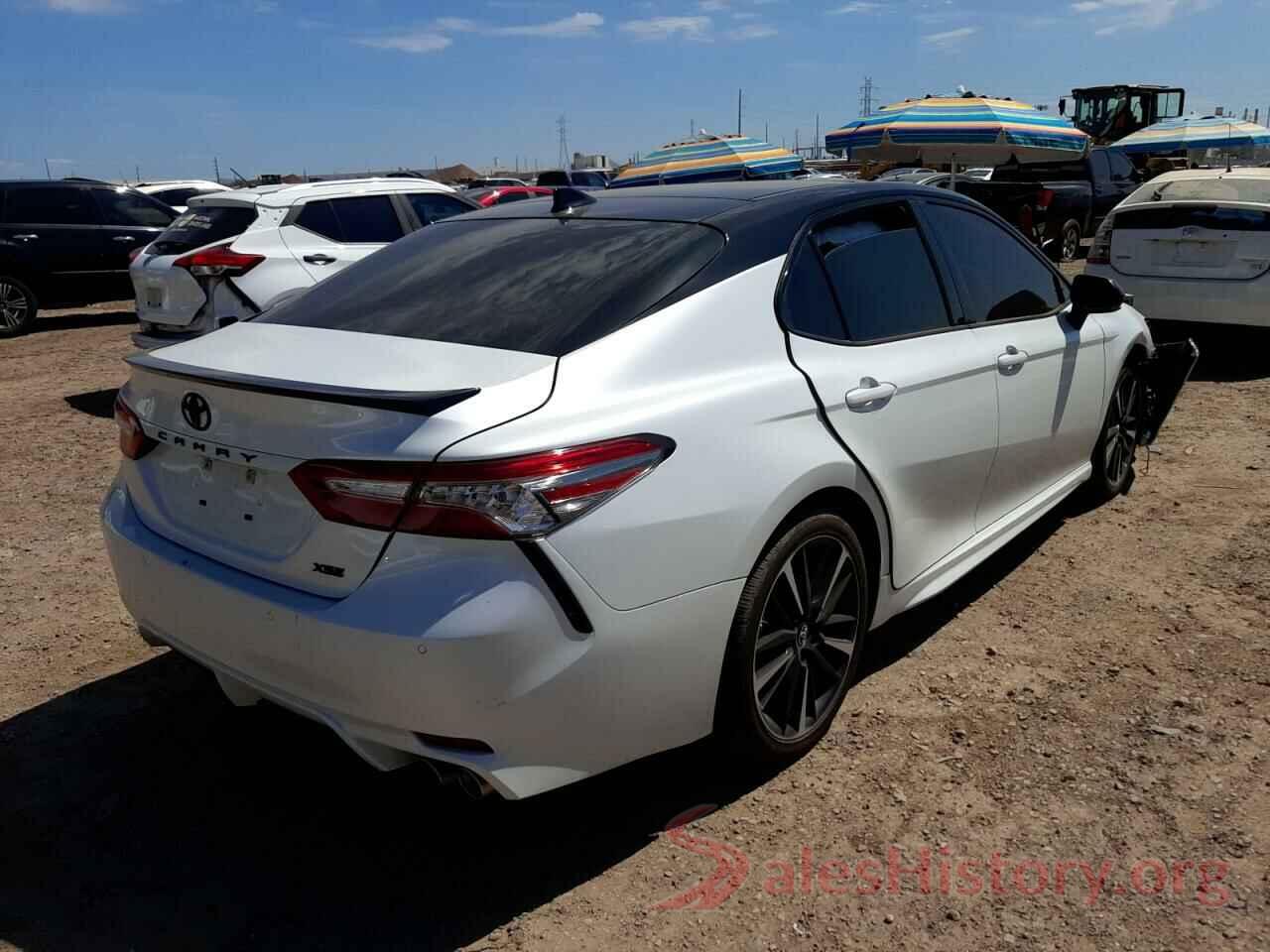 4T1B61HK1JU155245 2018 TOYOTA CAMRY