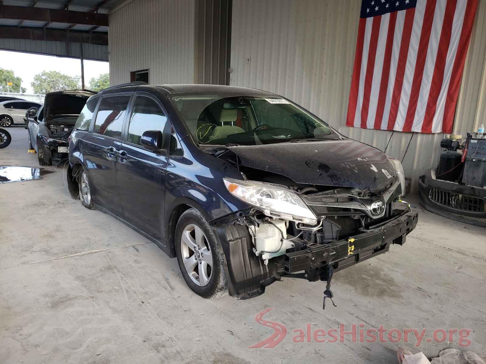 5TDKZ3DC5JS914330 2018 TOYOTA SIENNA