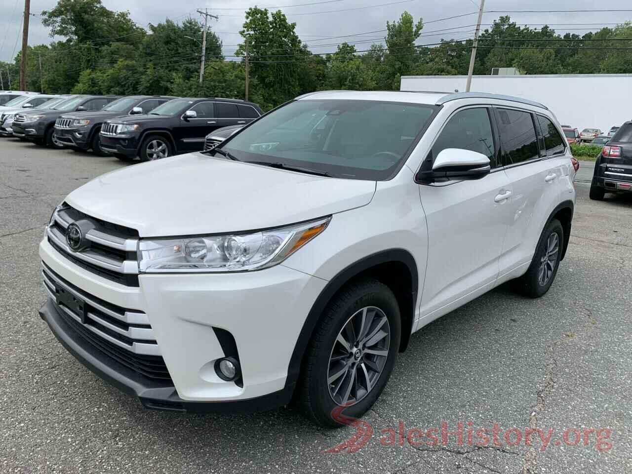 5TDJZRFH0JS560871 2018 TOYOTA HIGHLANDER