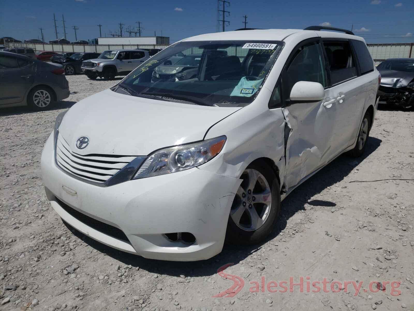 5TDKZ3DC3HS787197 2017 TOYOTA SIENNA