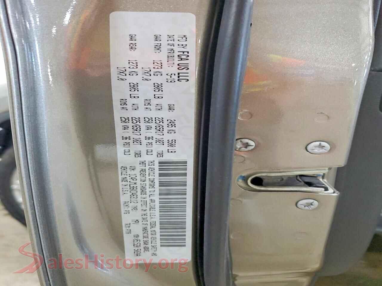 2019 JEEP CHEROKEE VIN 1C4PJMLB6KD463112, damage close-up