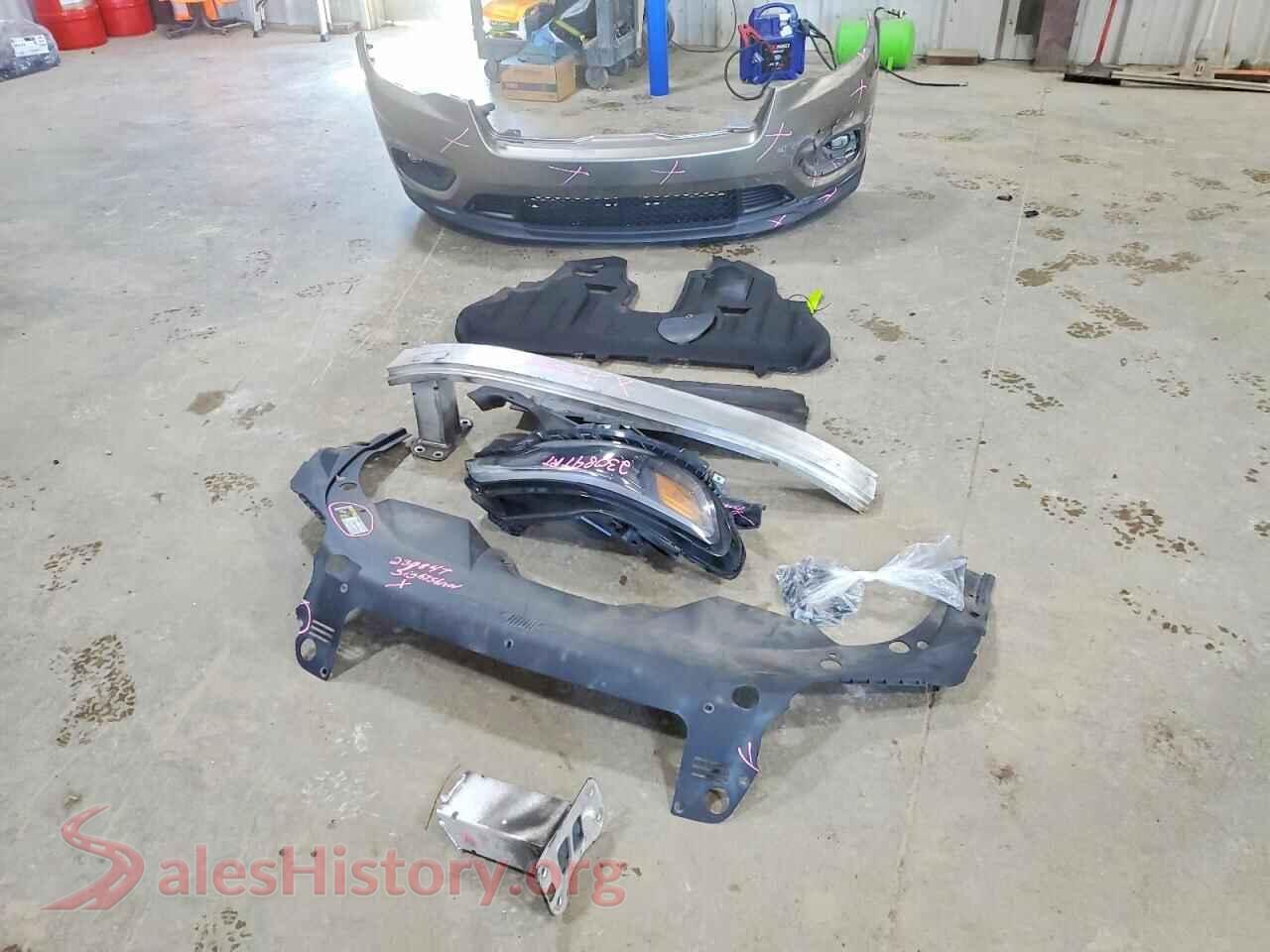 2019 JEEP CHEROKEE VIN 1C4PJMLB6KD463112, trunk area