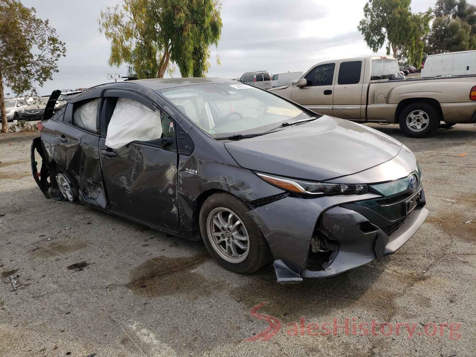 JTDKARFP0J3101036 2018 TOYOTA PRIUS