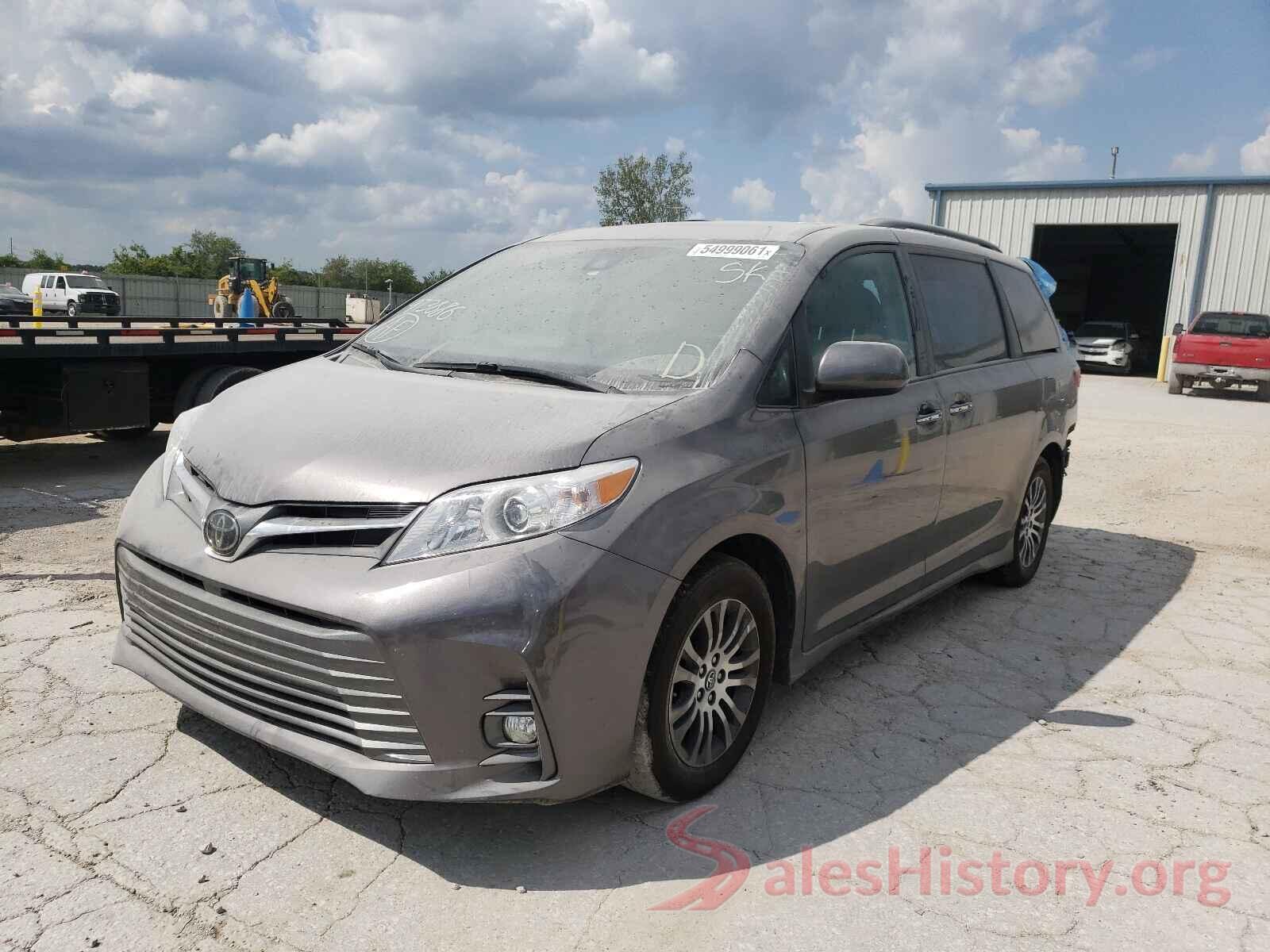 5TDYZ3DC1KS973886 2019 TOYOTA SIENNA