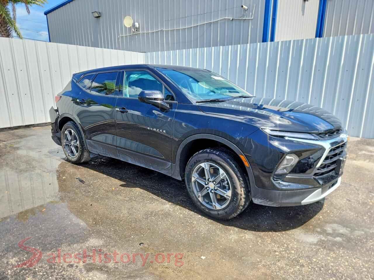 2026 CHEVROLET BLAZER VIN 3GNKBCR45TS150300, rear 3/4 view