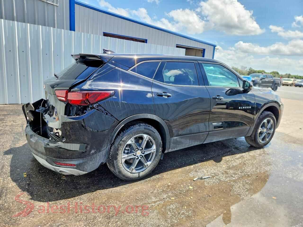 2026 CHEVROLET BLAZER VIN 3GNKBCR45TS150300, right side view