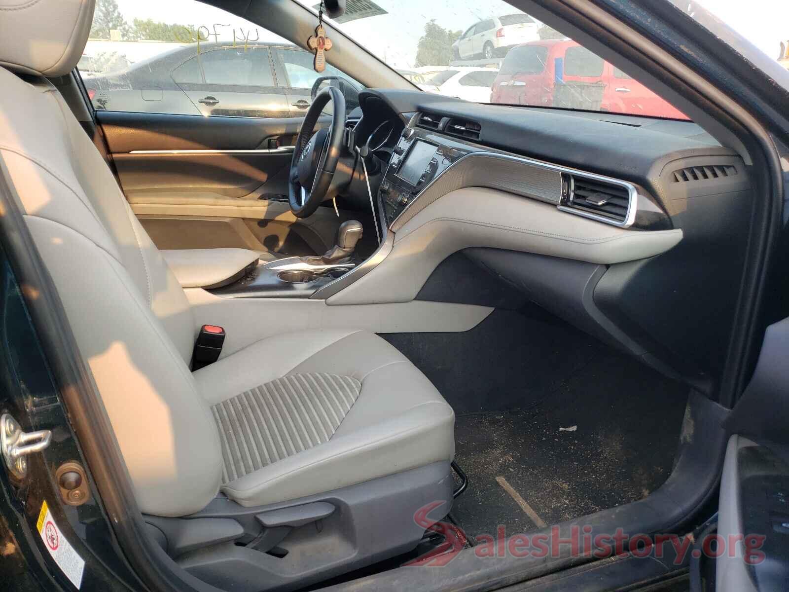 4T1B11HK1JU557068 2018 TOYOTA CAMRY