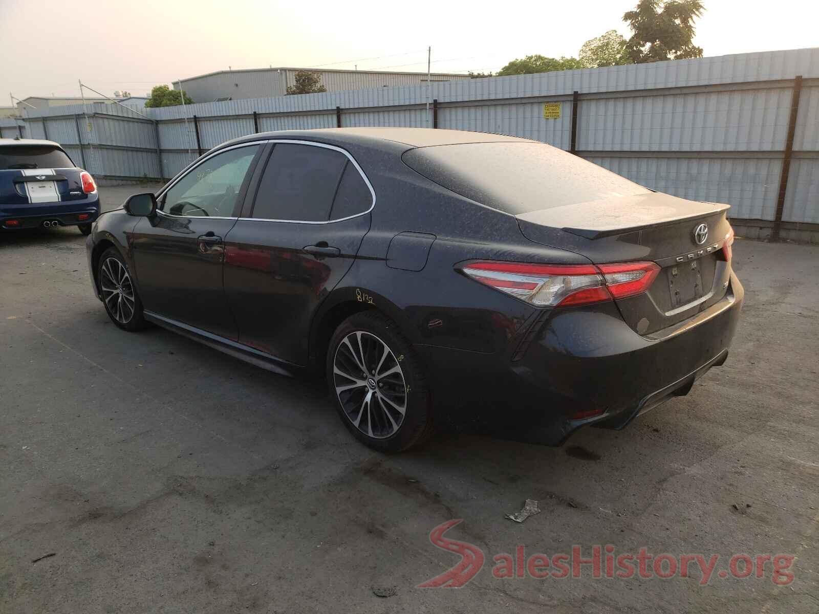 4T1B11HK1JU557068 2018 TOYOTA CAMRY