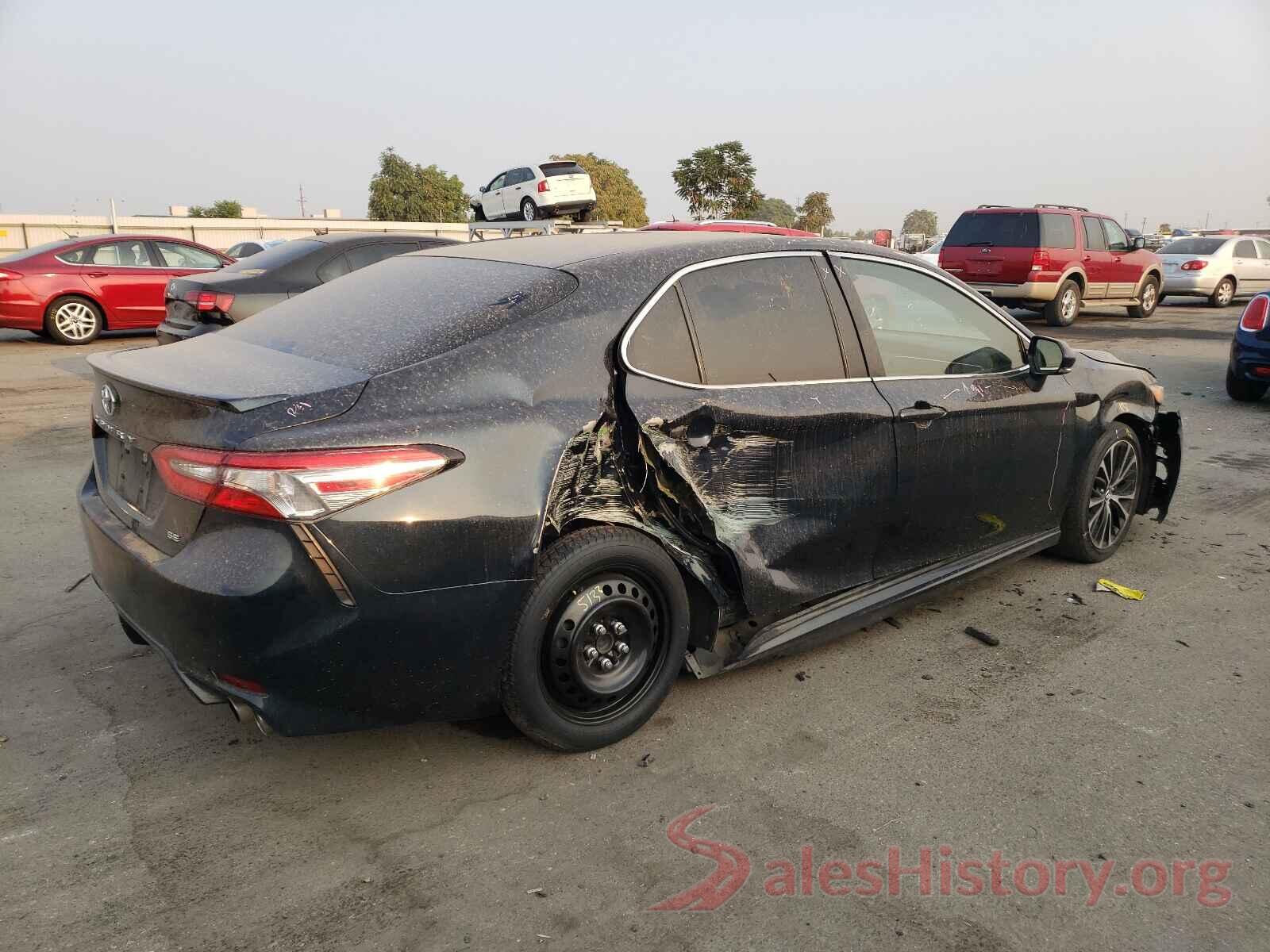 4T1B11HK1JU557068 2018 TOYOTA CAMRY