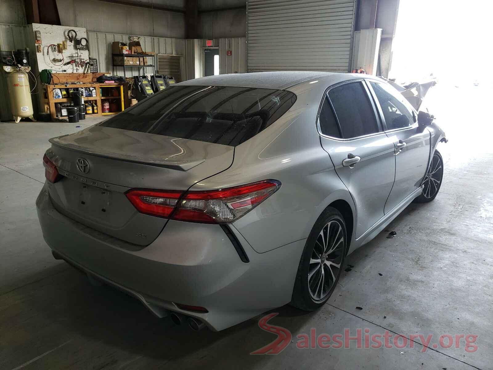 JTNB11HK7J3015558 2018 TOYOTA CAMRY