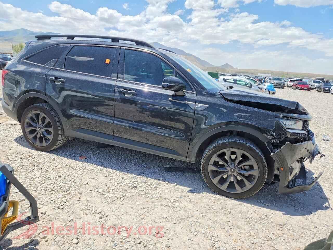 2023 KIA SORENTO VIN 5XYRHDLF9PG244189, rear 3/4 view