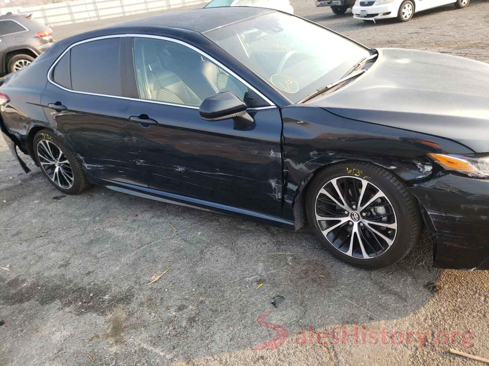 4T1B11HK6JU600691 2018 TOYOTA CAMRY