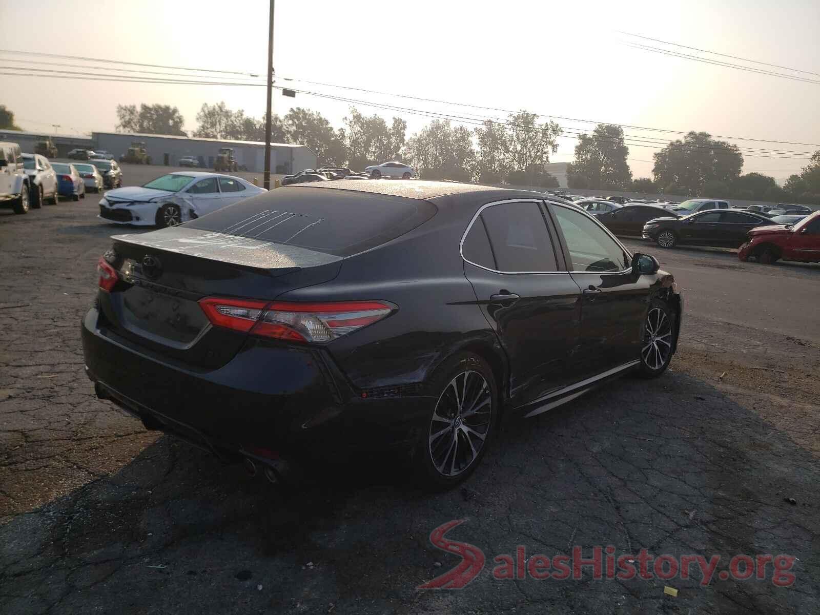 4T1B11HK6JU600691 2018 TOYOTA CAMRY