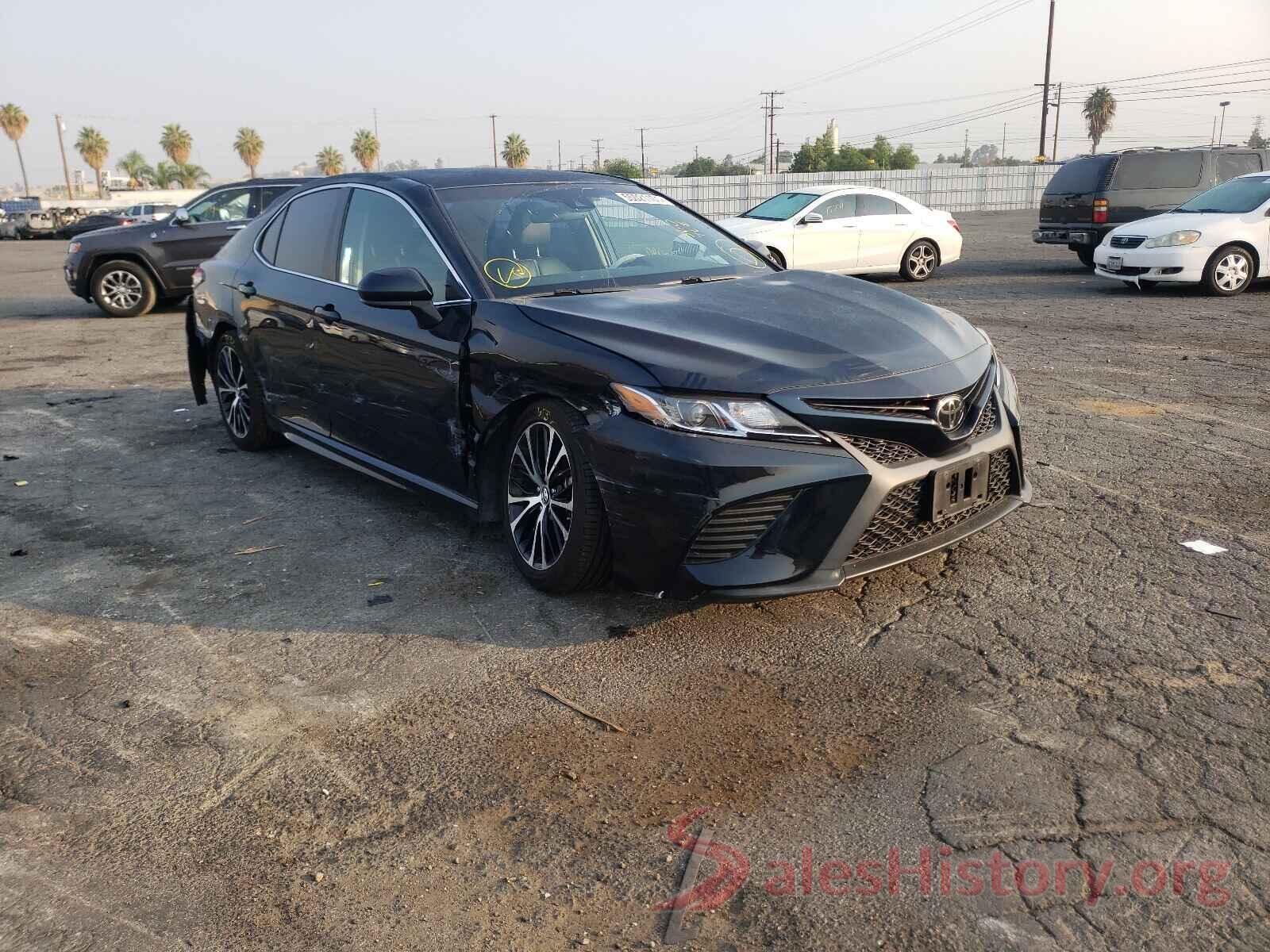 4T1B11HK6JU600691 2018 TOYOTA CAMRY