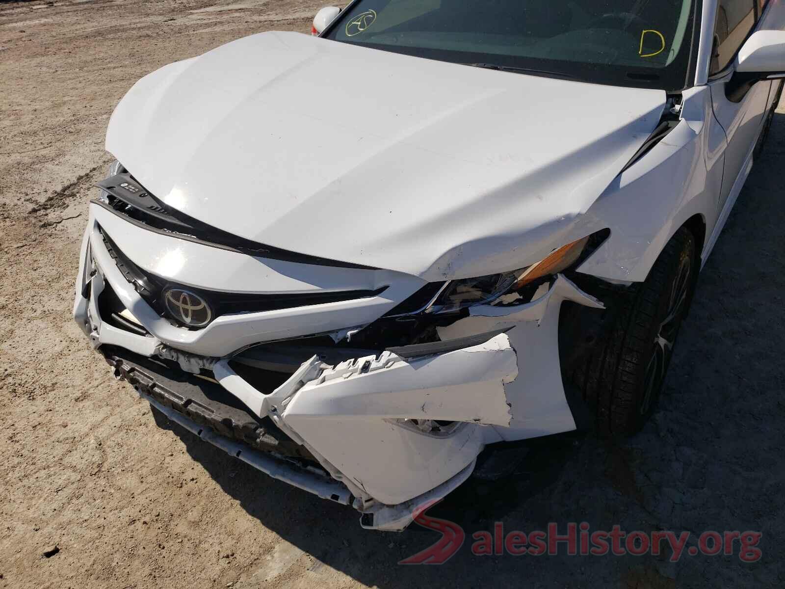 4T1B11HK4JU563883 2018 TOYOTA CAMRY