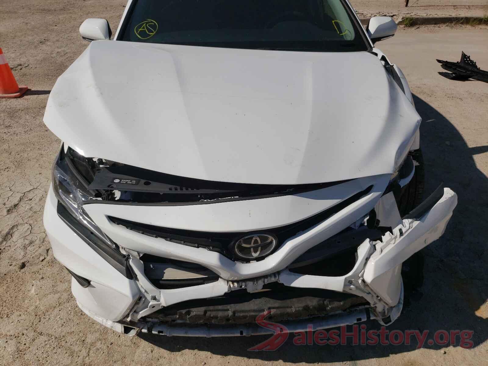 4T1B11HK4JU563883 2018 TOYOTA CAMRY