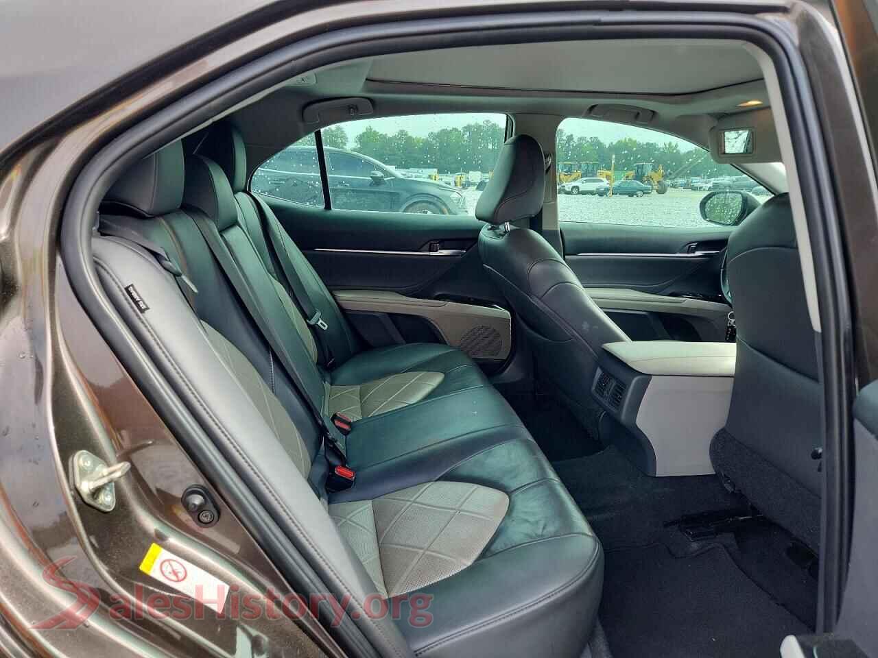 2018 TOYOTA CAMRY VIN 4T1B11HKXJU039105, odometer mileage