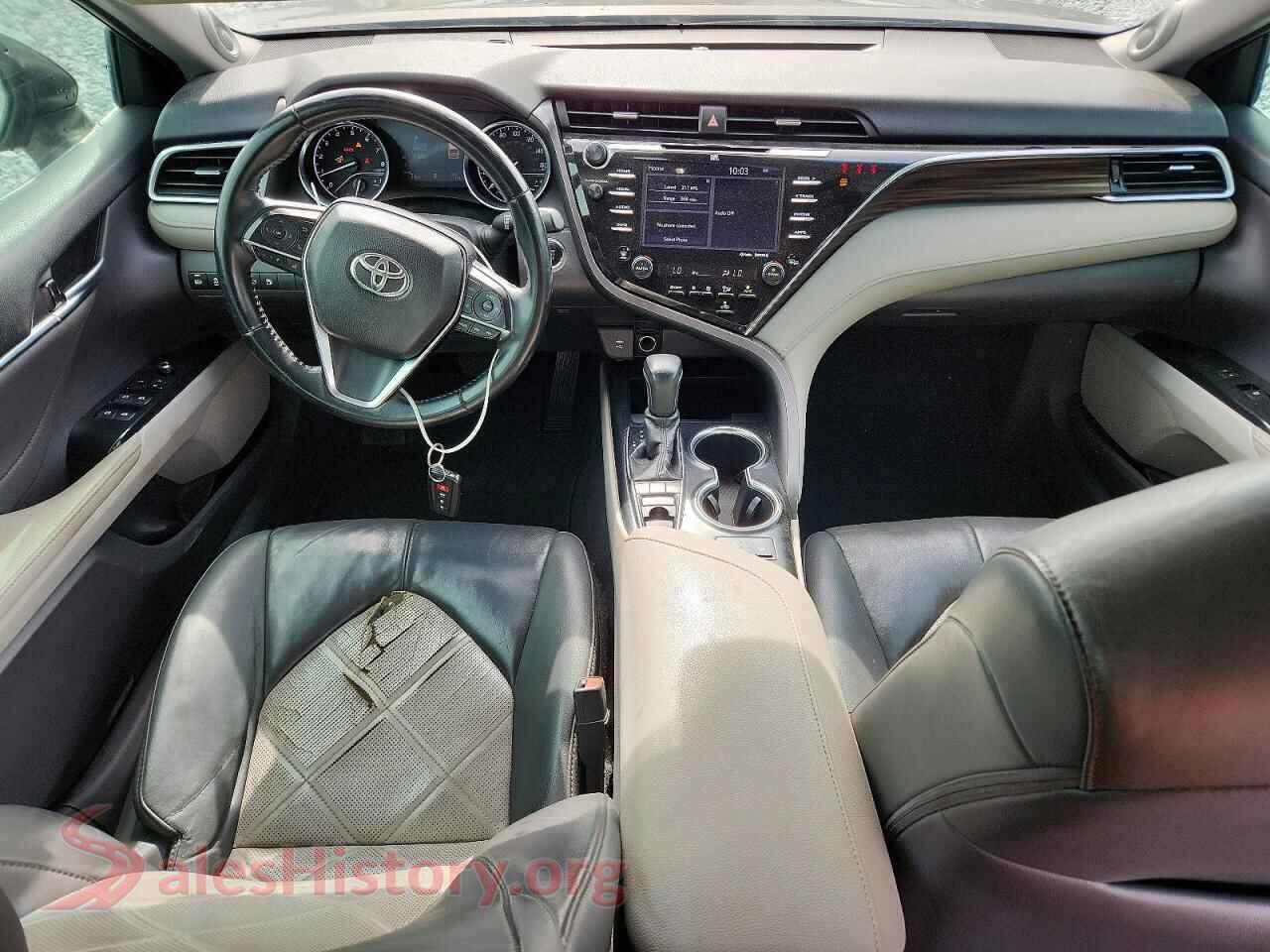 2018 TOYOTA CAMRY VIN 4T1B11HKXJU039105, interior dashboard