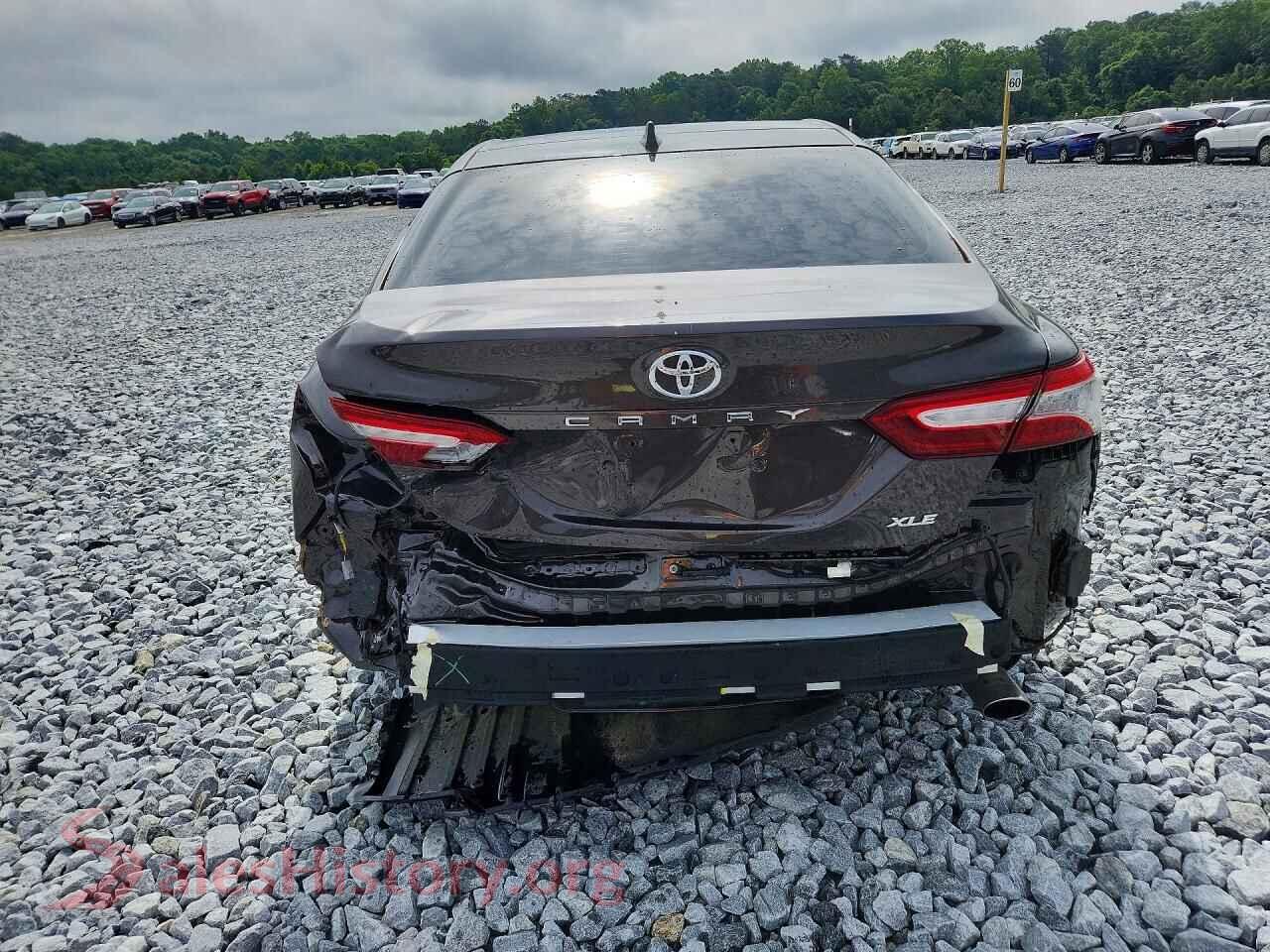 2018 TOYOTA CAMRY VIN 4T1B11HKXJU039105, left side view