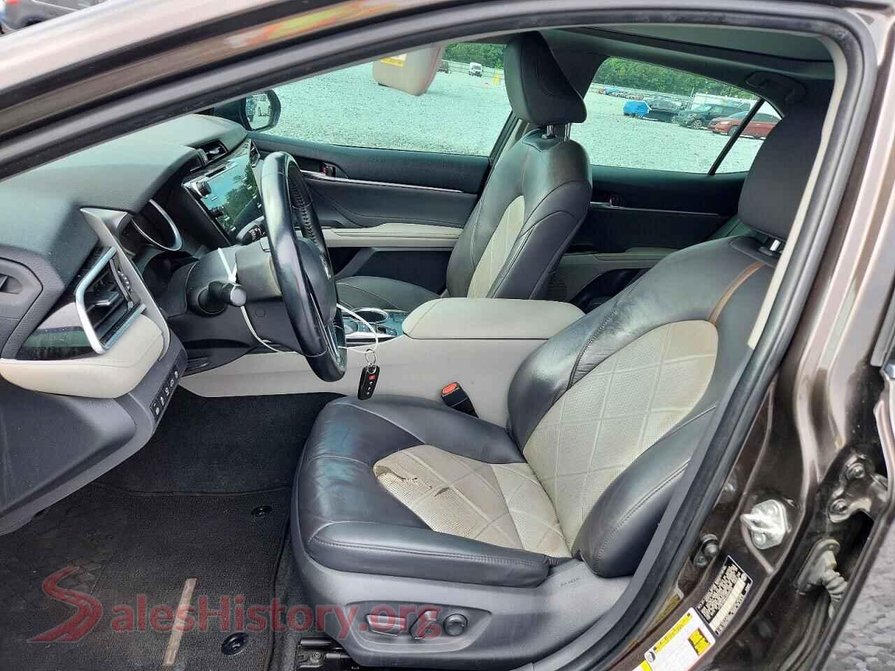 2018 TOYOTA CAMRY VIN 4T1B11HKXJU039105, engine bay