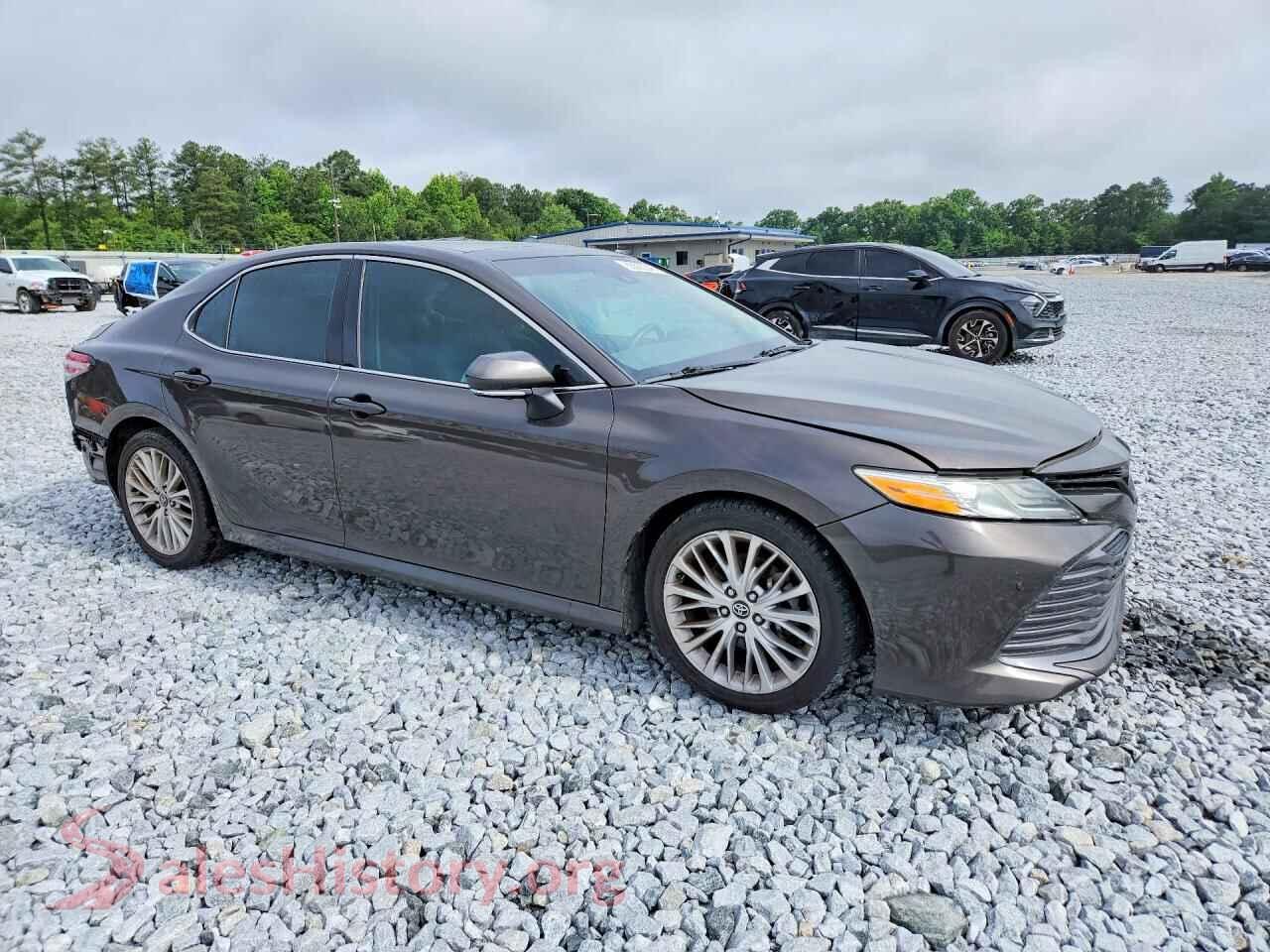 2018 TOYOTA CAMRY VIN 4T1B11HKXJU039105, rear 3/4 view