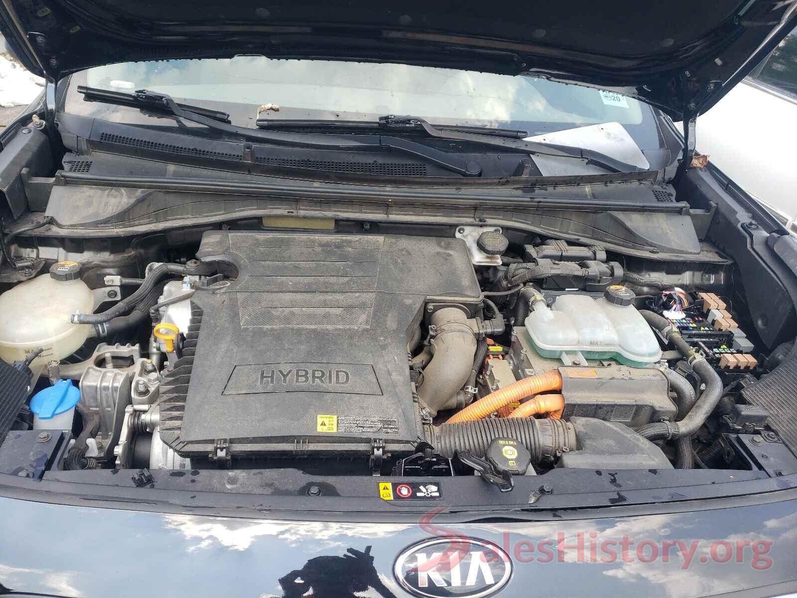 KNDCB3LC3J5119101 2018 KIA NIRO