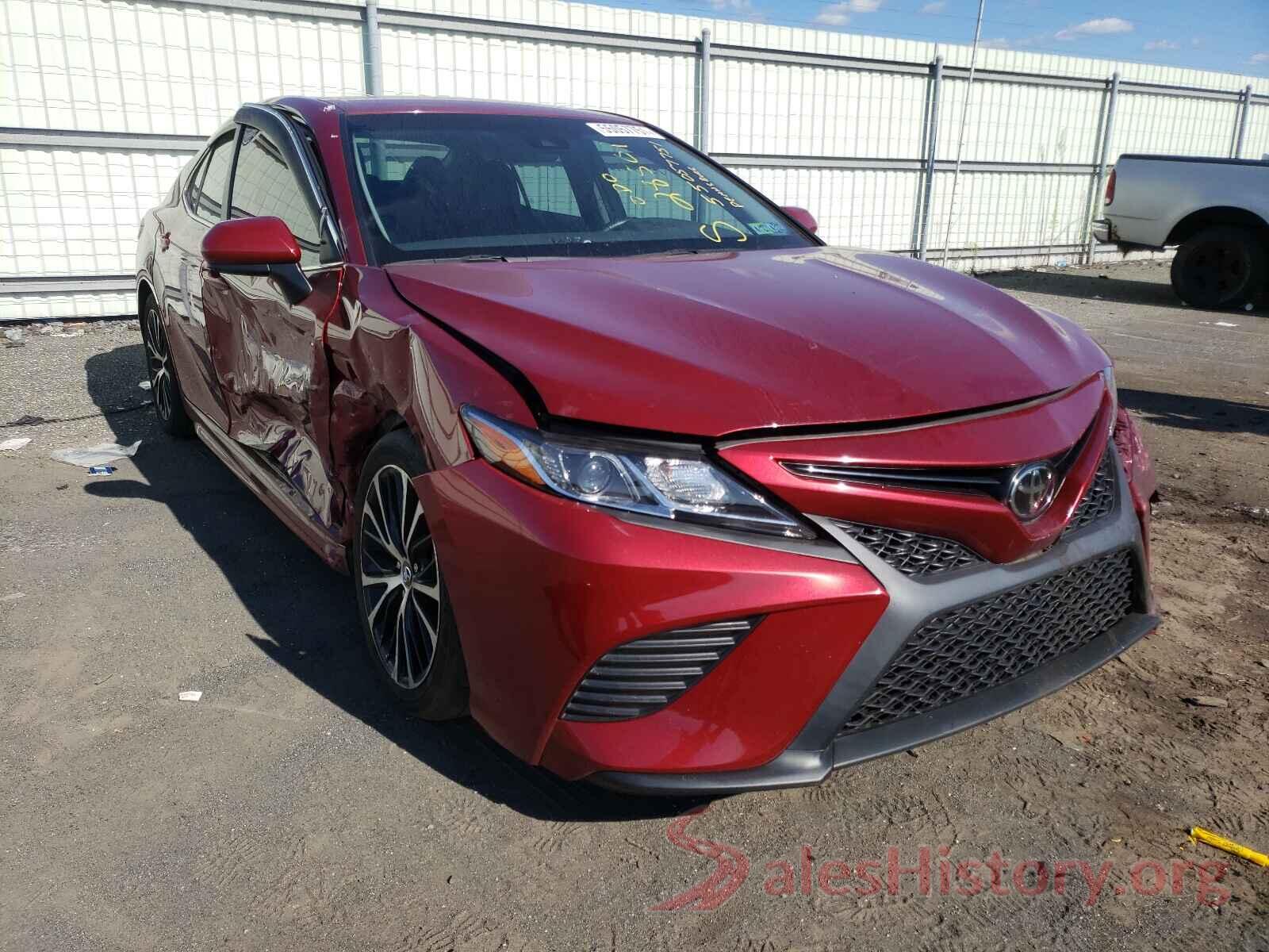 4T1B11HK5JU610192 2018 TOYOTA CAMRY