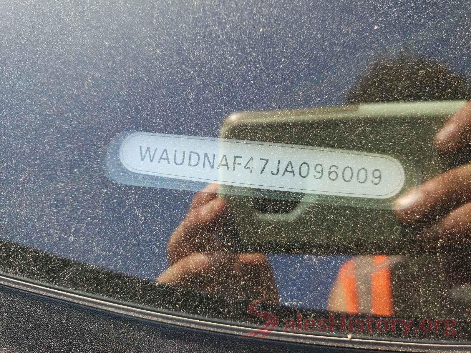 WAUDNAF47JA096009 2018 AUDI A4