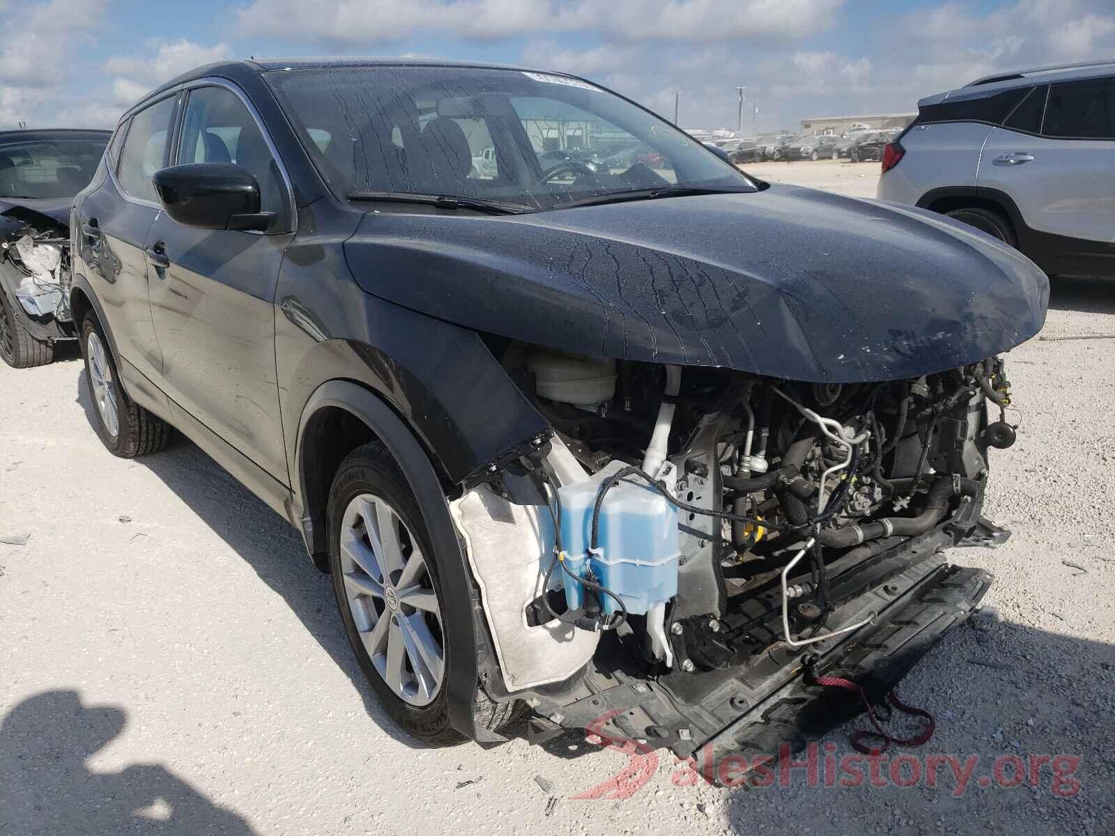 JN1BJ1CP3JW500577 2018 NISSAN ROGUE