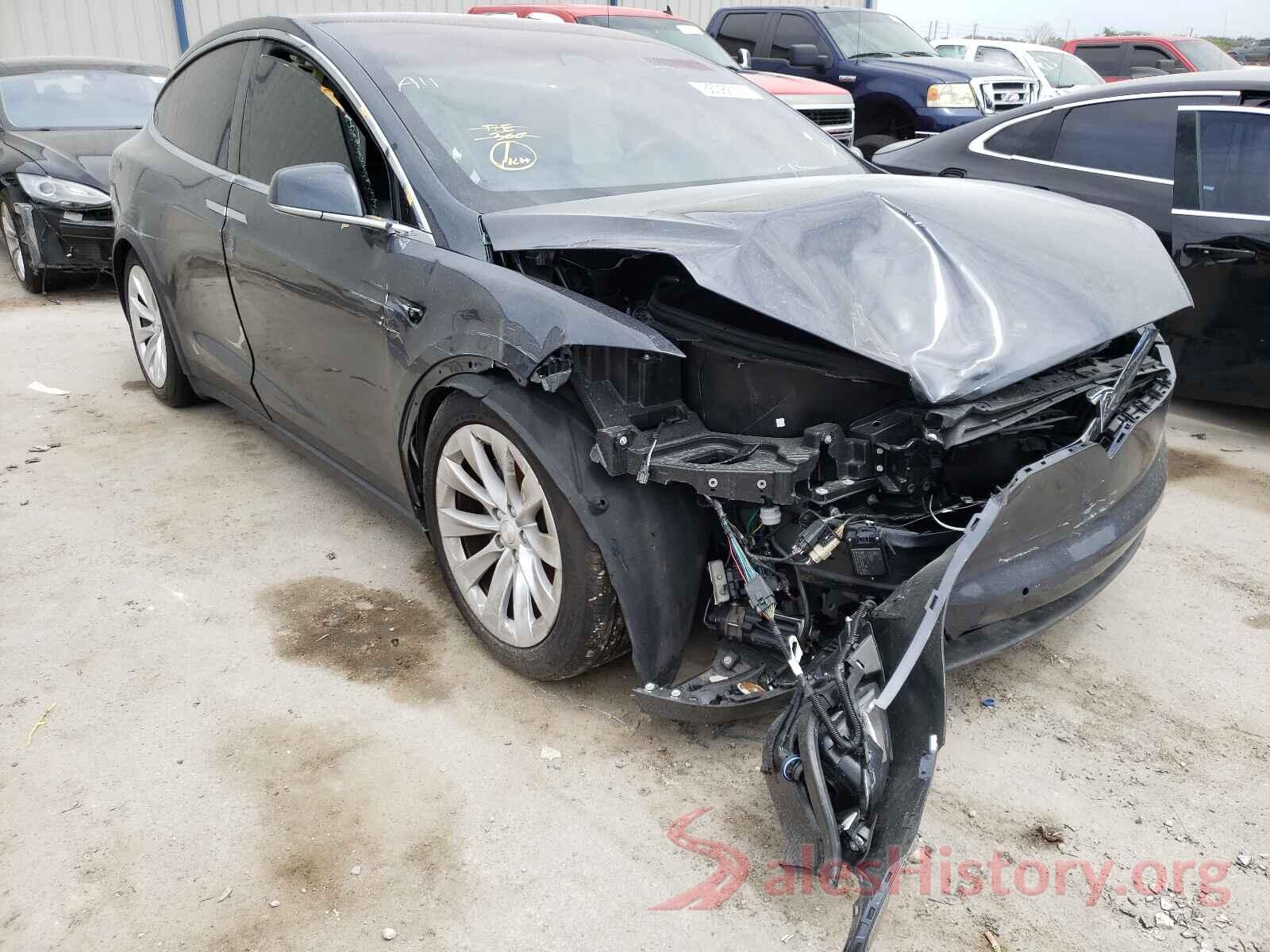 5YJXCBE2XJF122377 2018 TESLA MODEL X