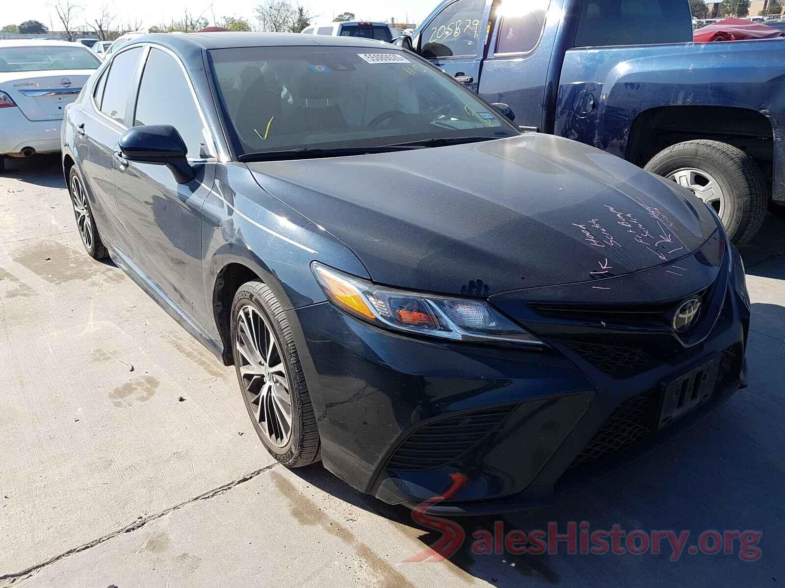 4T1B11HK6JU664228 2018 TOYOTA CAMRY